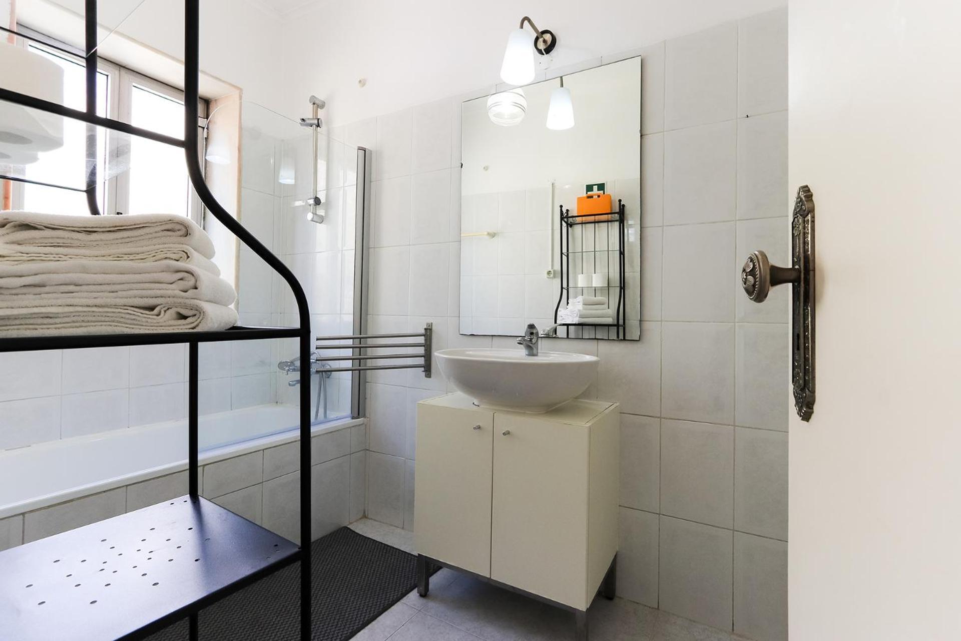 Cozy And Sunny Apartment - Anjos, Lissabon Buitenkant foto